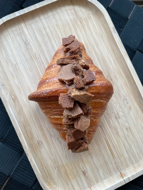 Croissant poire-spéculoos